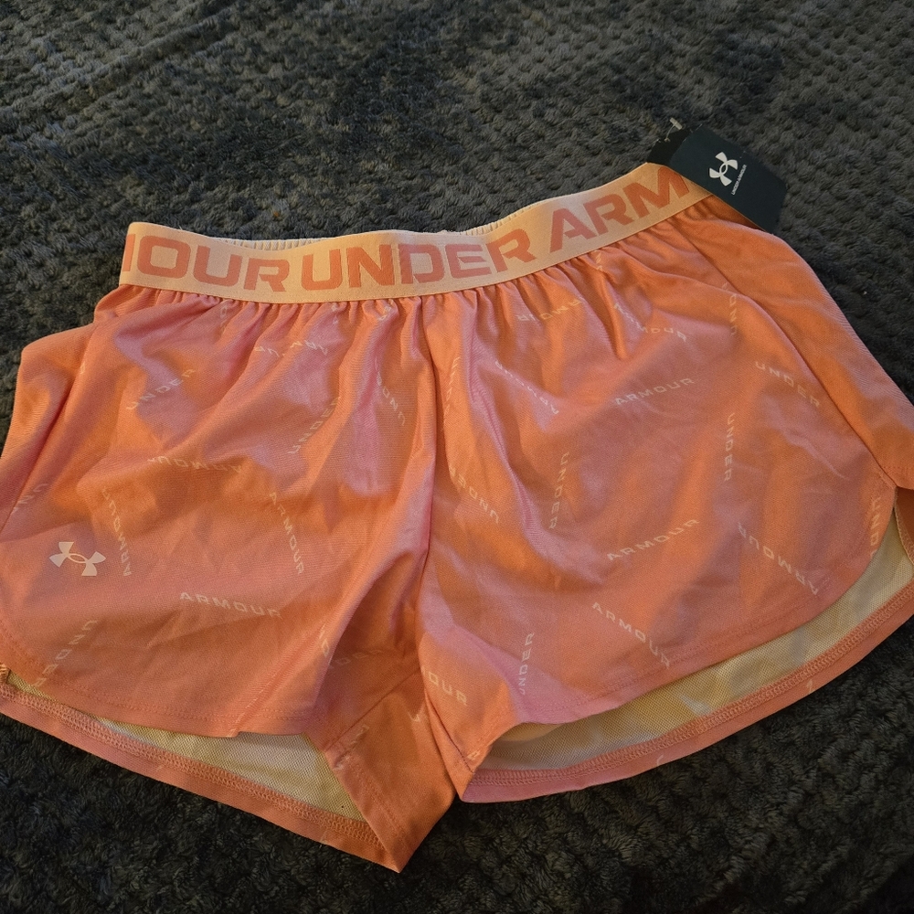 Under Armour Women's Pink Shorts Size M Nwt